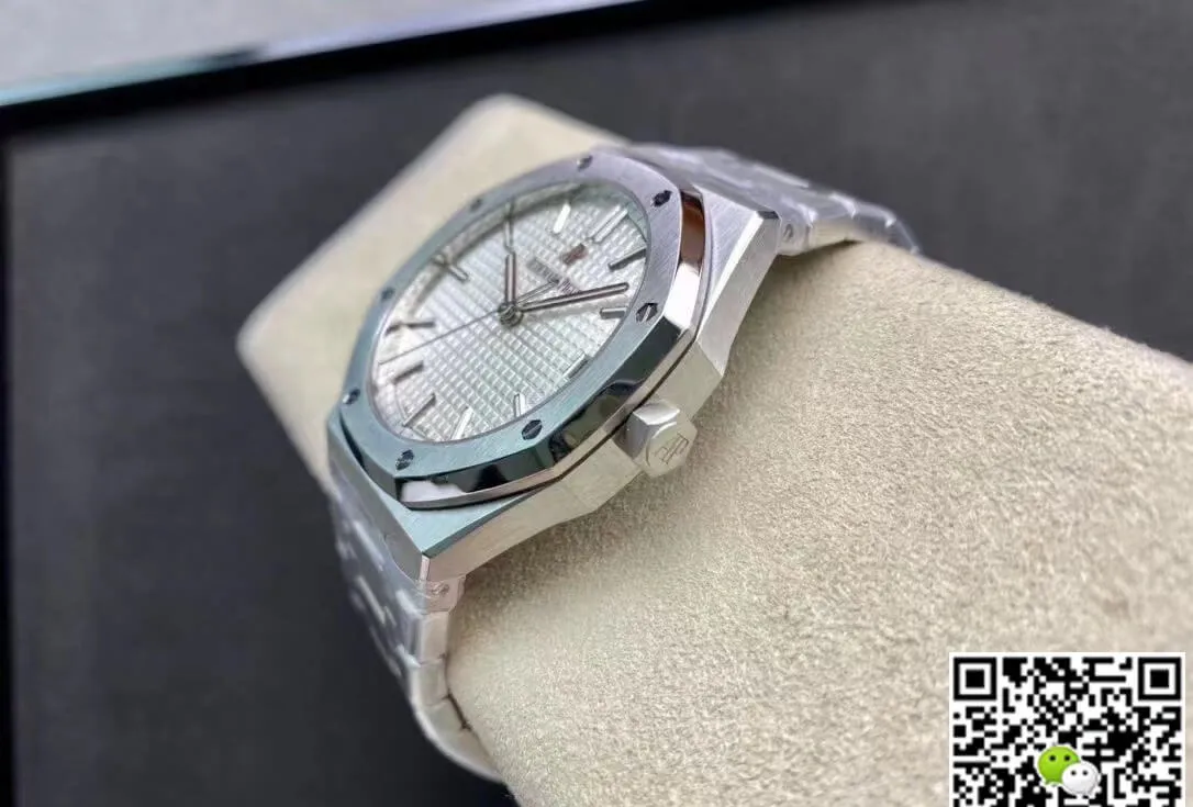 Audemars Piguet Royal Oak 15500ST.OO.1220ST.04 ZF Factory 1:1 Best Edition Replica Watch V2 White Dial